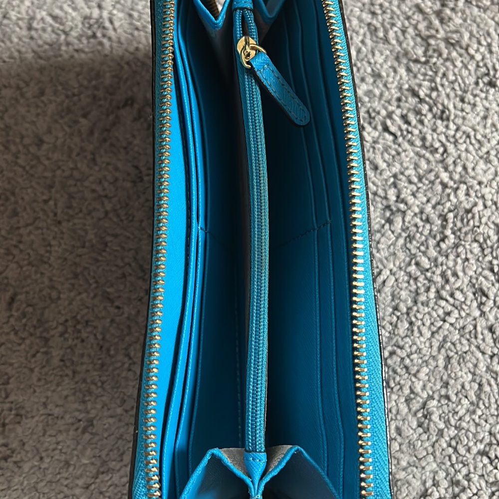 Michael Kors Wallet - Picture 4 of 4